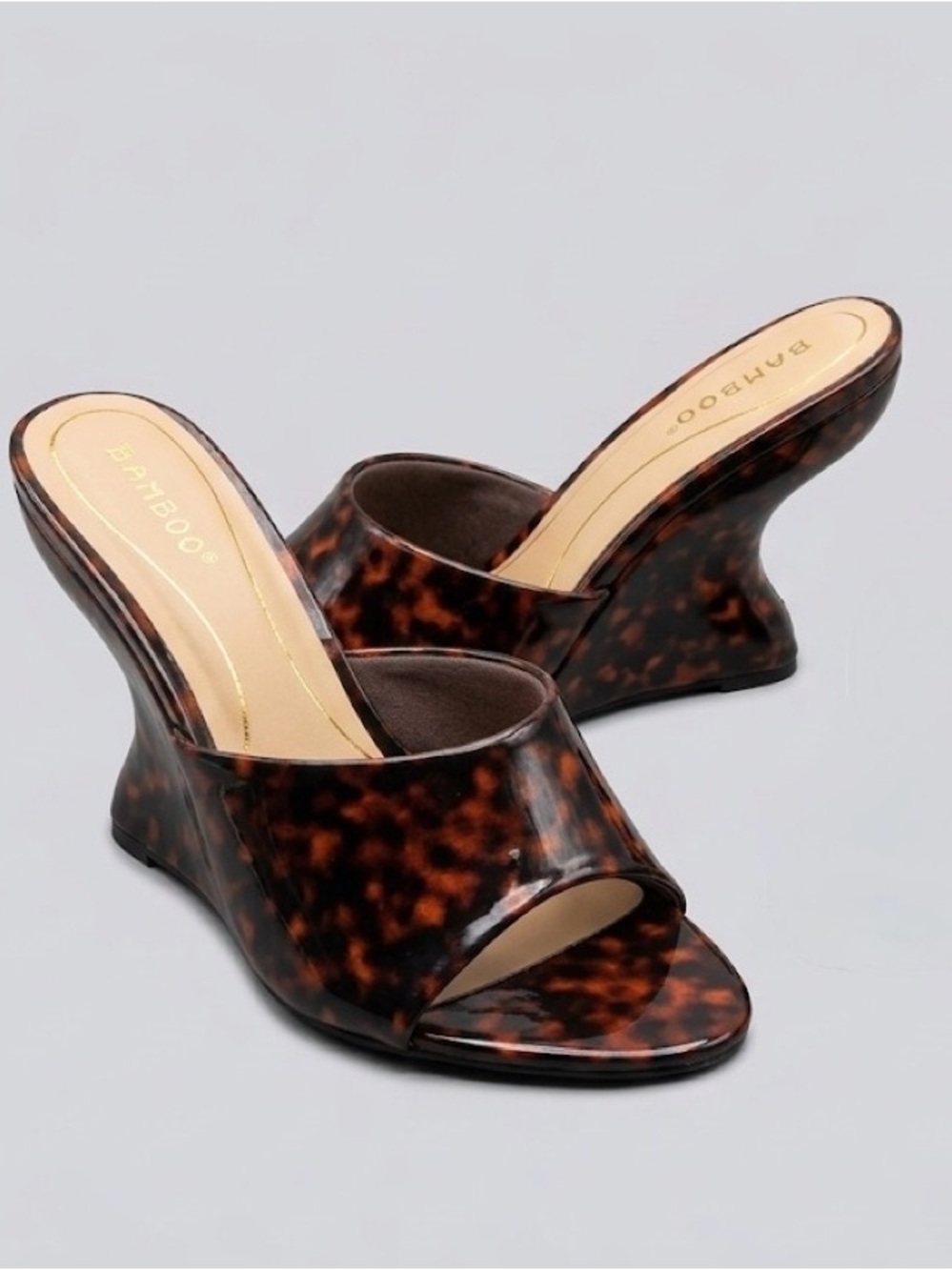 Bamboo Tortoise Animal Print Wedge Sandals Like New - Picture 3 of 3